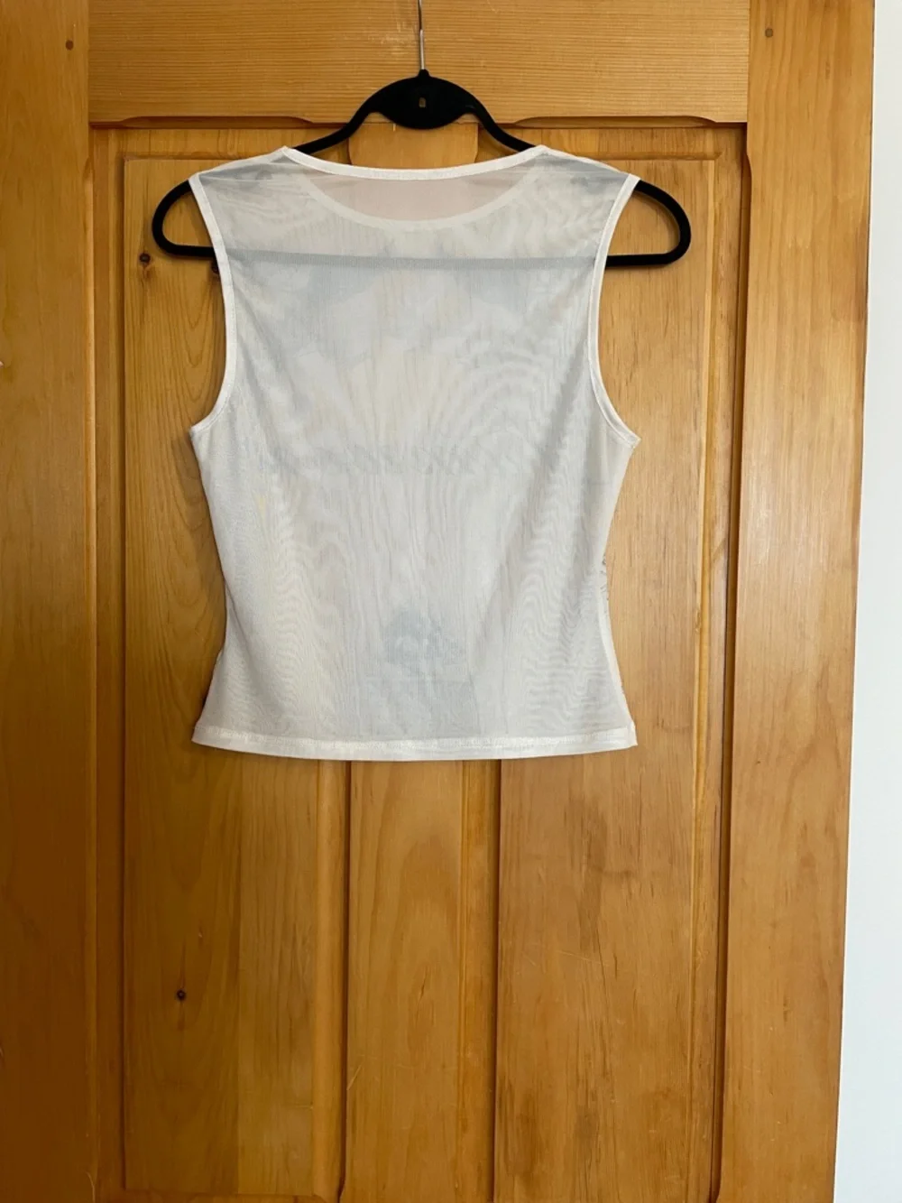 M Stunning Vintage-Inspired White Graphic Tank Top - Picture 2 of 7